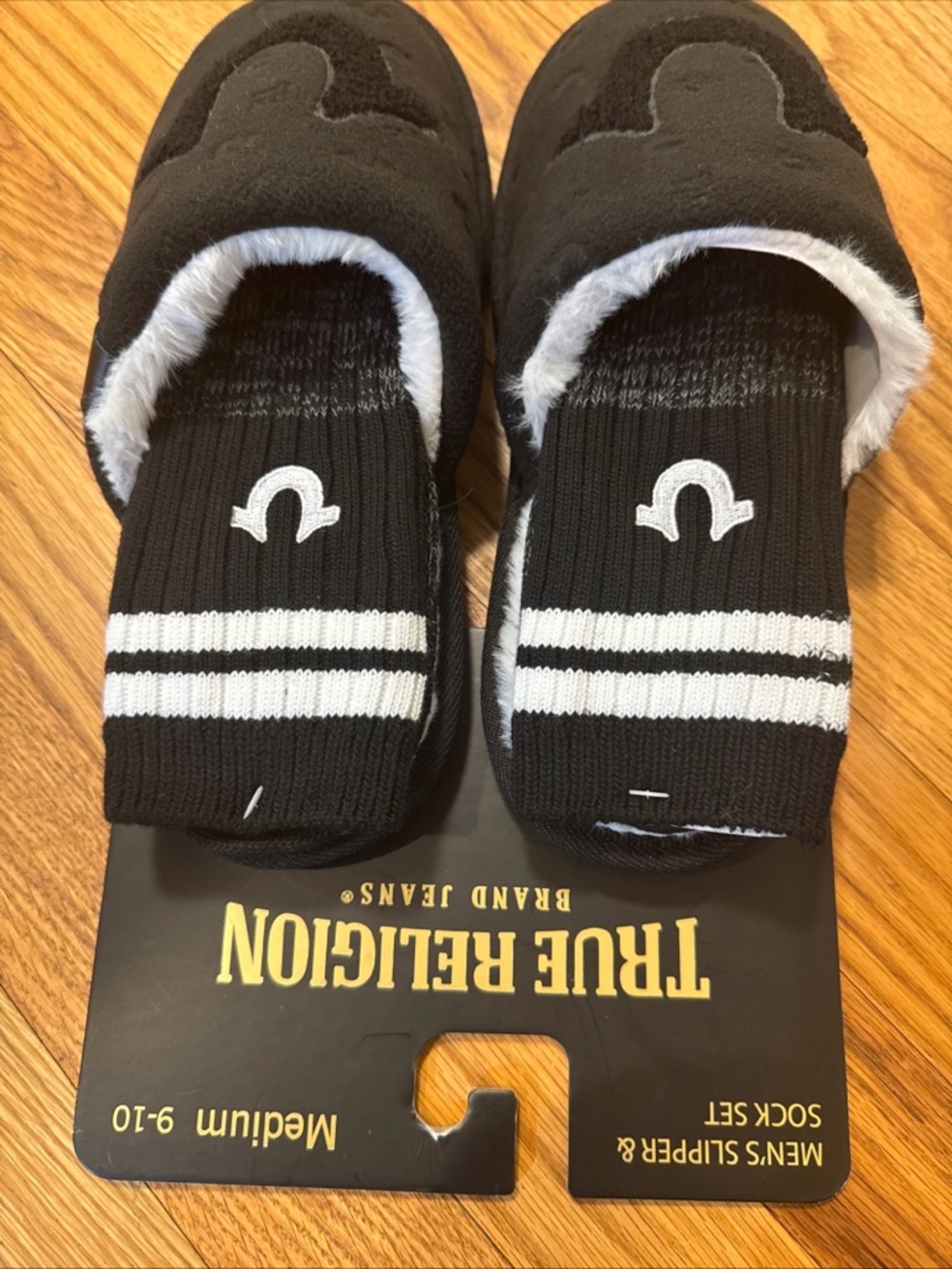 True Religion Men’s Slipper Sock Set Black and White Size 9-10 Embroidered NWT - Picture 2 of 3